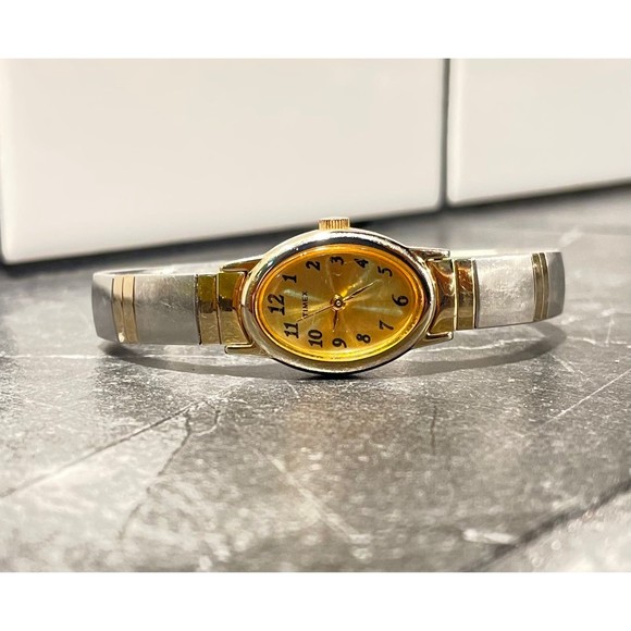 Ladies Gold and Silver Tone Timex New Battery - Picture 1 of 5